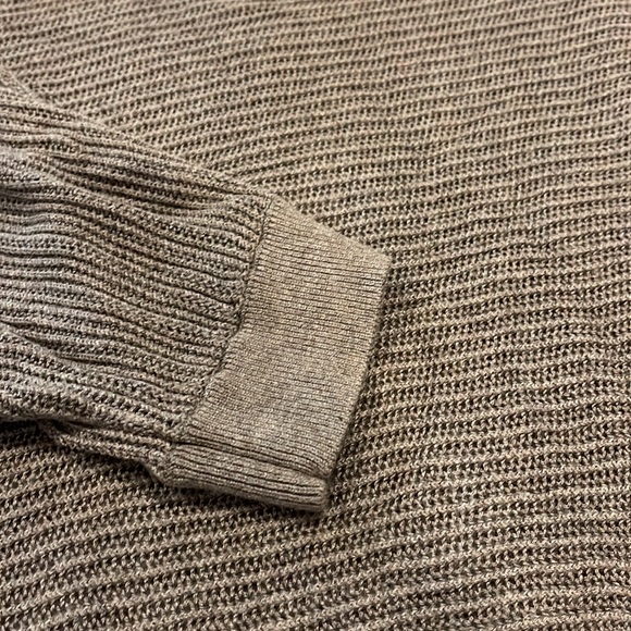 Three-quarter sleeve sheer knit top - Picture 4 of 4